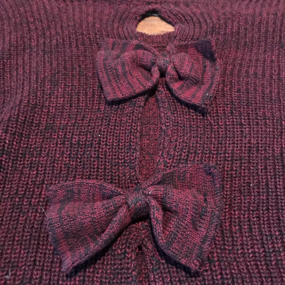 sweater - Picture 2 of 5